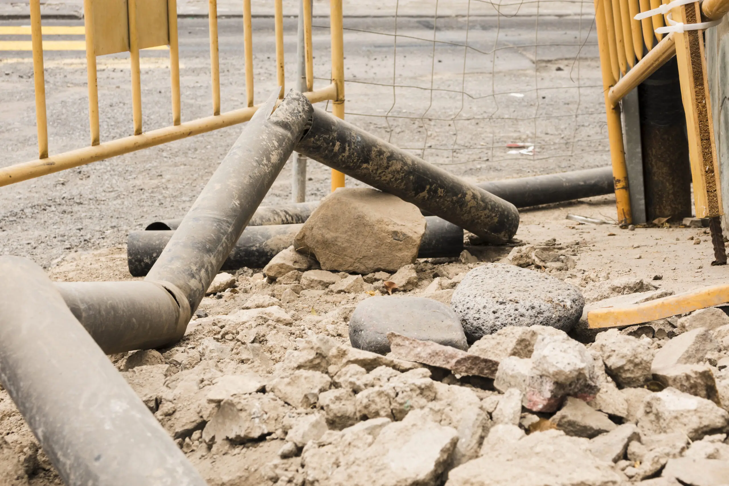 Pipe Bursting vs. Pipe Lining: Which Trenchless Method Is Best?